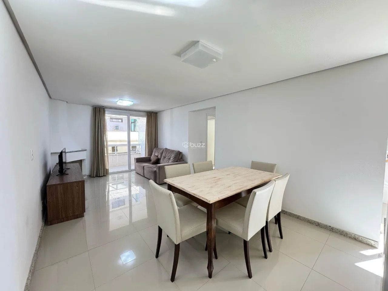 Apartamento mobiliado de 2 dormitórios no Novo Campeche - conforto e localização privilegi - Foto 2