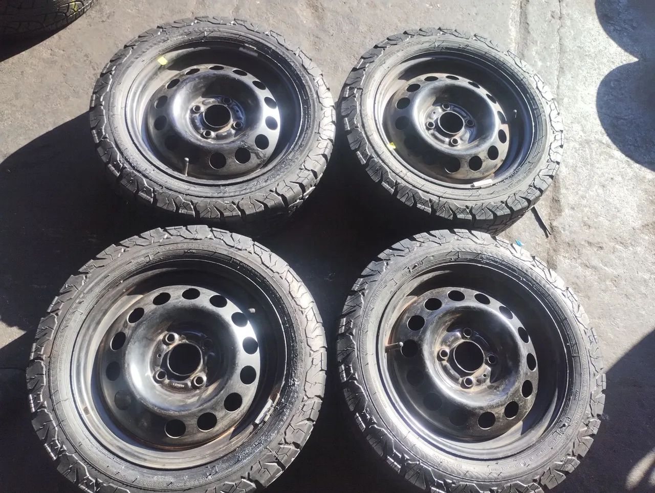 RODAS ARO 15 ORIGINAL FORD