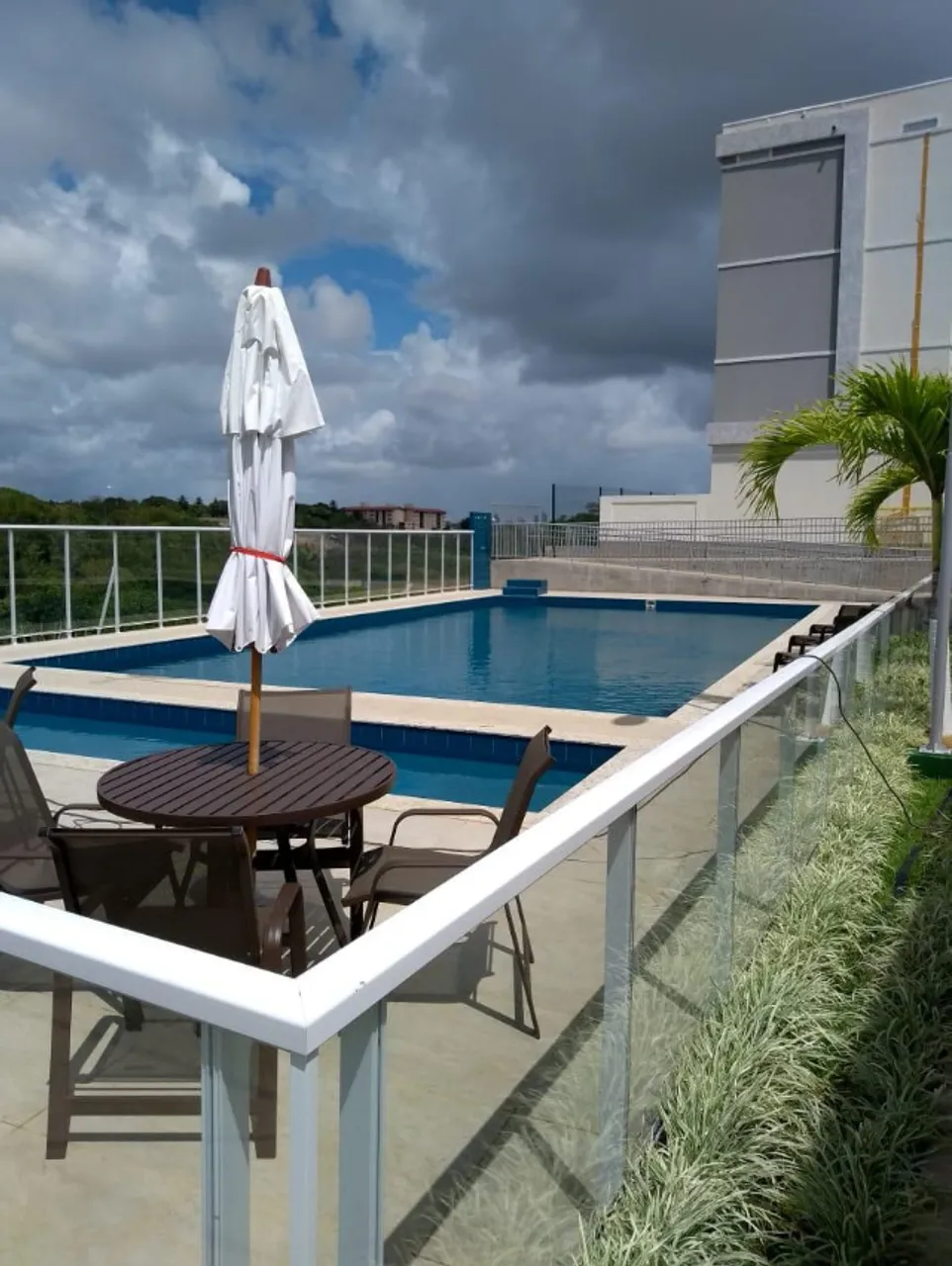 Apartamento p/ alugar 2 qts 1º andar piscina no Quadramares/Portal do Sol próx ao shopping