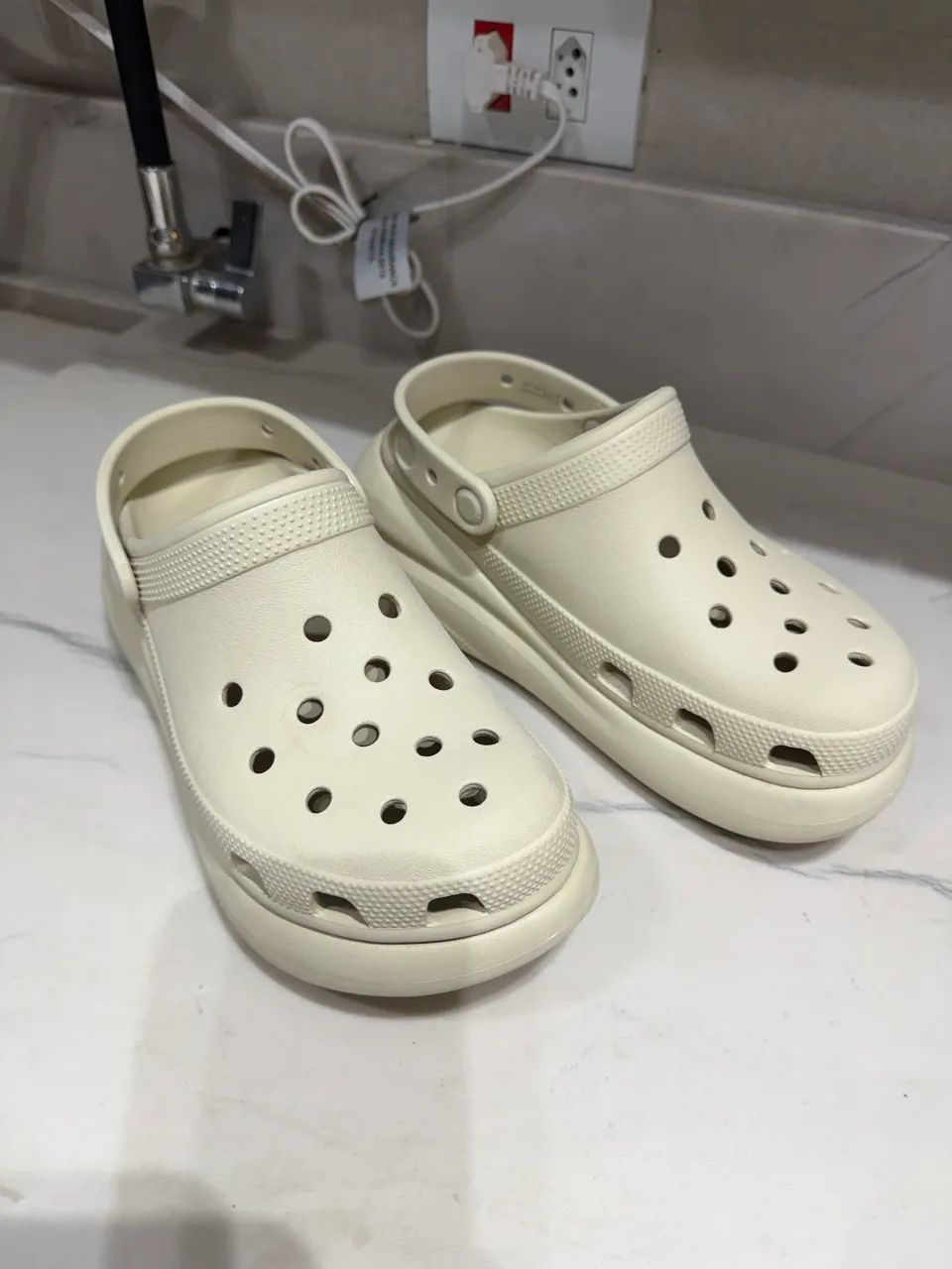 Chinelo Crocs 