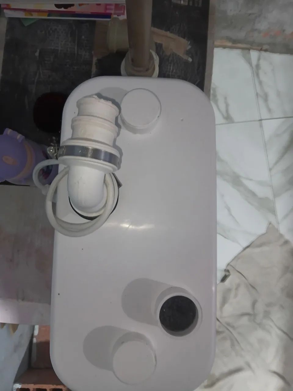  é uma bomba de evacuação para águas cinzas Sanivite da Sanitrit.  - Foto 2