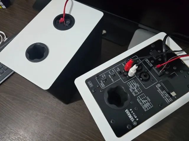 Yamaha Hs4 White Par De Monitores Estudio 110v - Equipamentos e