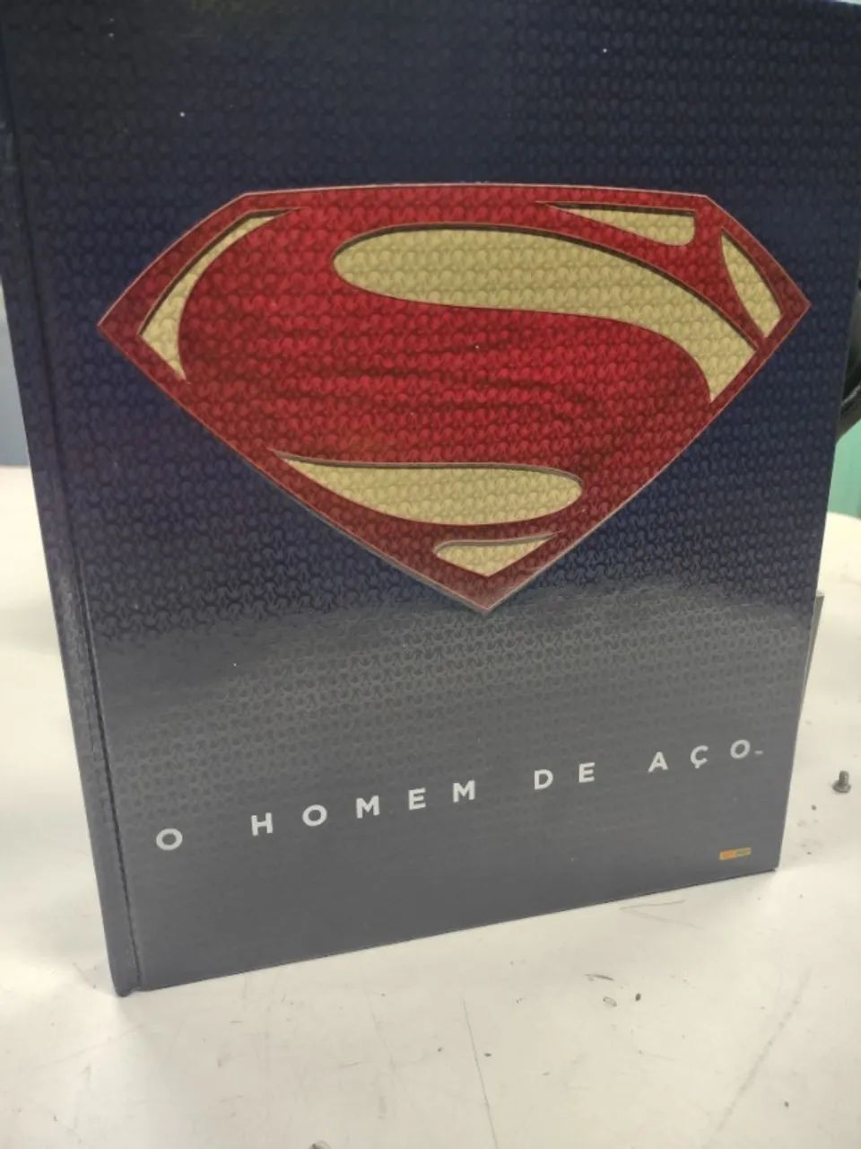 Livro o homem de aço  - Foto 4