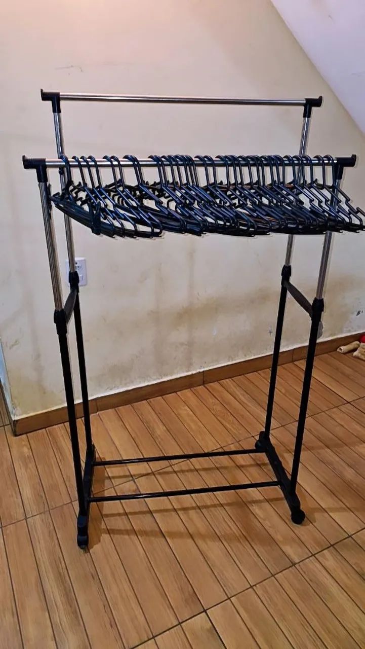 VENDO ARARA DE ROUPA DUPLA MOVEL