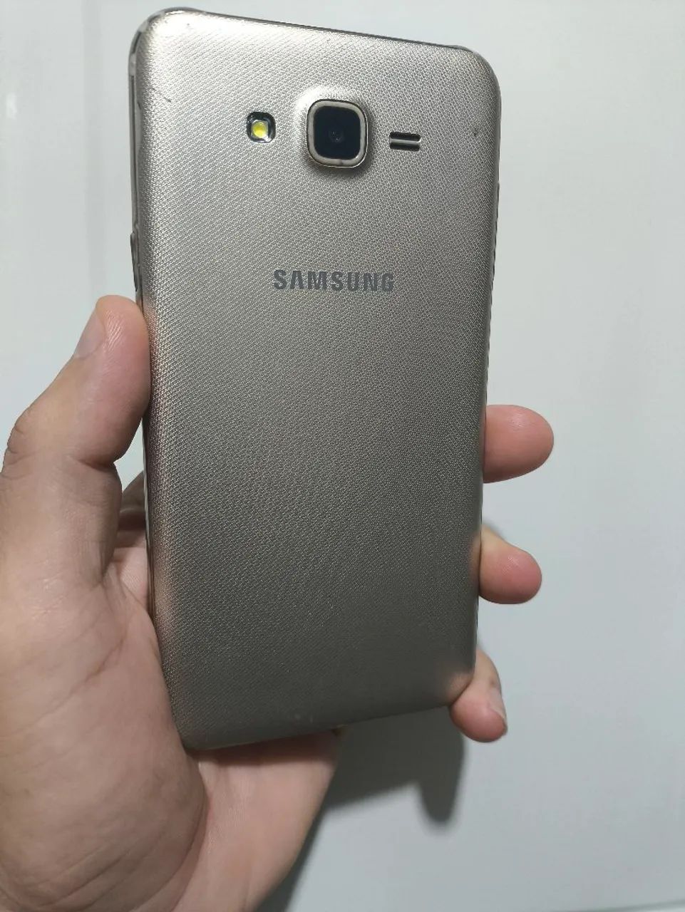 Samsung J7 neo. 150$ 