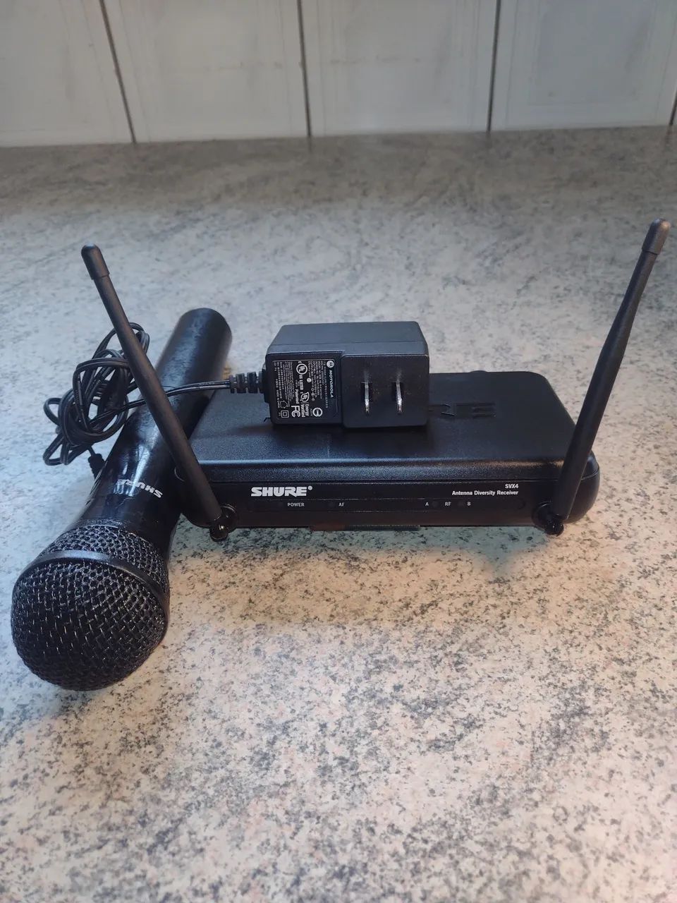 Microfone sem fio shure SVX4 