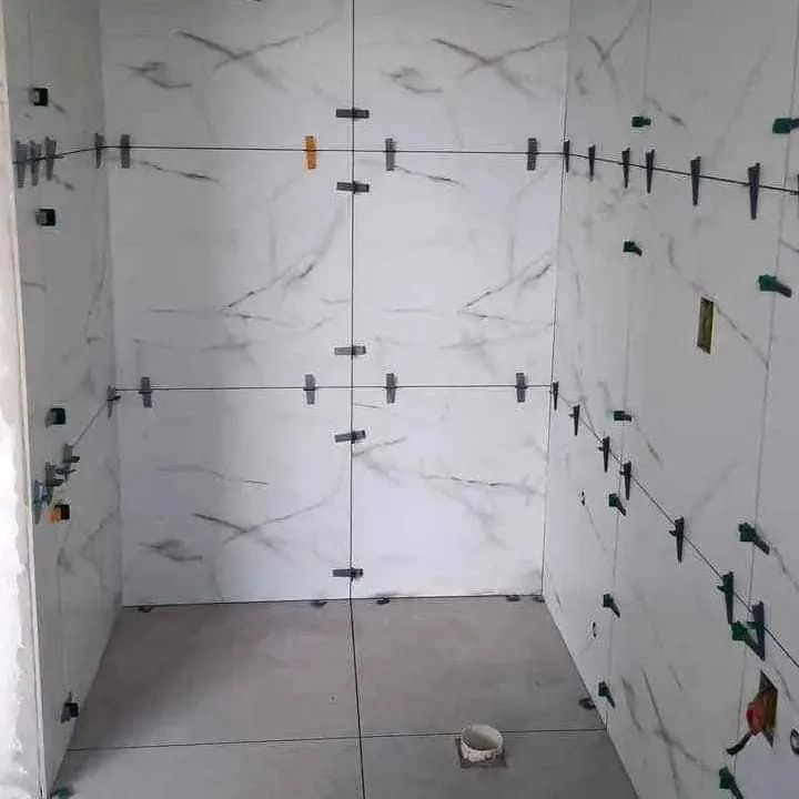 Pedreiro profissional de acabamento