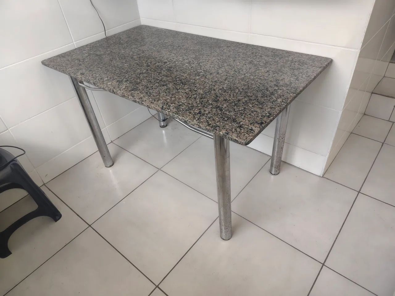 Mesa de granito 1,40 x 80 cm 