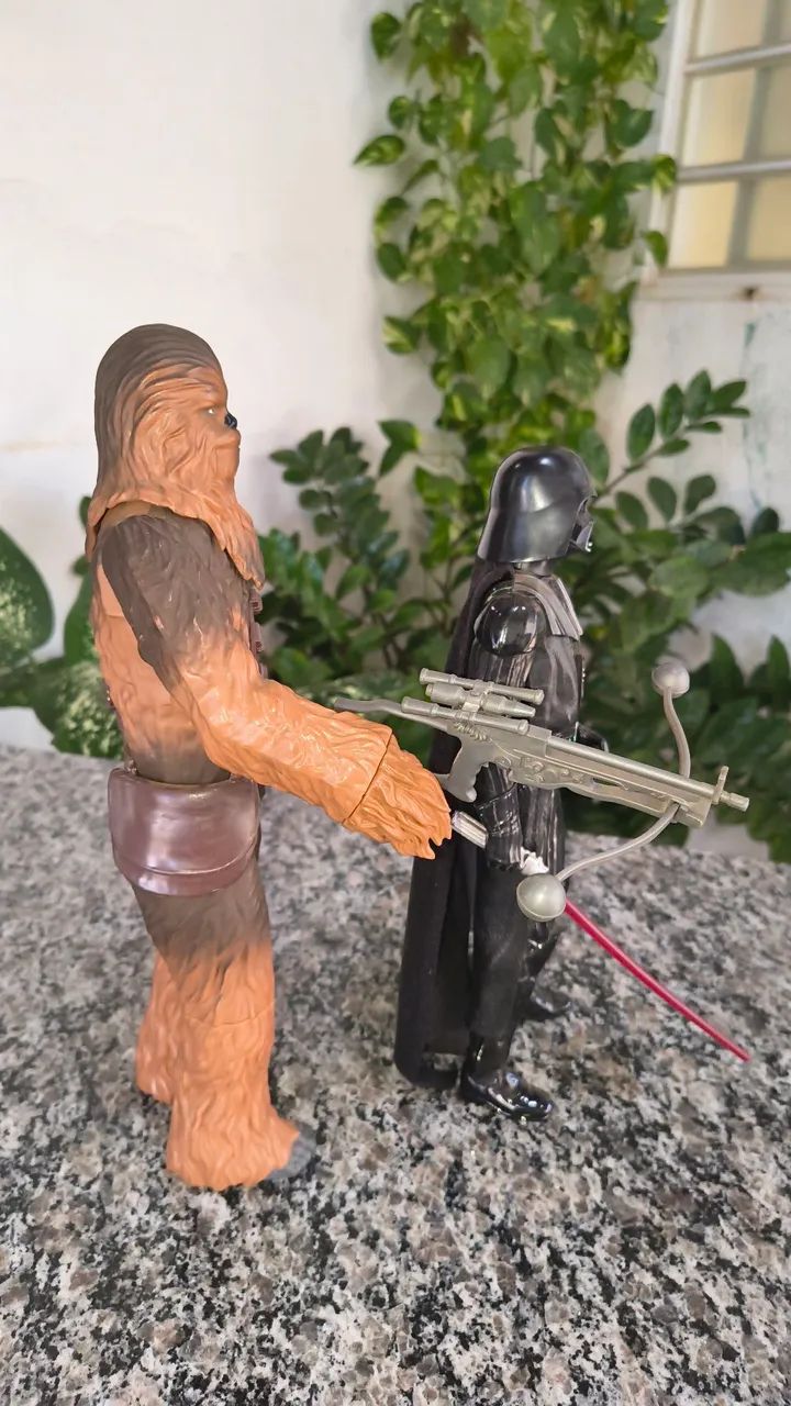 Bonecos Chewbacca e Darth Vader Hasbro  - Foto 4