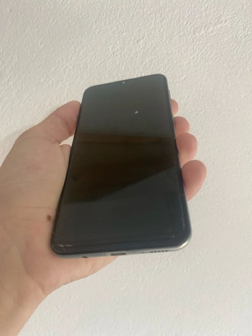 celular A30 seminovo + carregador original - Foto 3