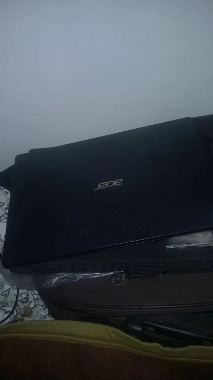 Vendo Notebook Windows 10 acer 3  - Foto 2