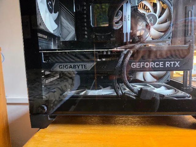 PC Gamer High End 2026 - Ryzen 9000 + RTX 5070 Ti 16GB - Foto 2