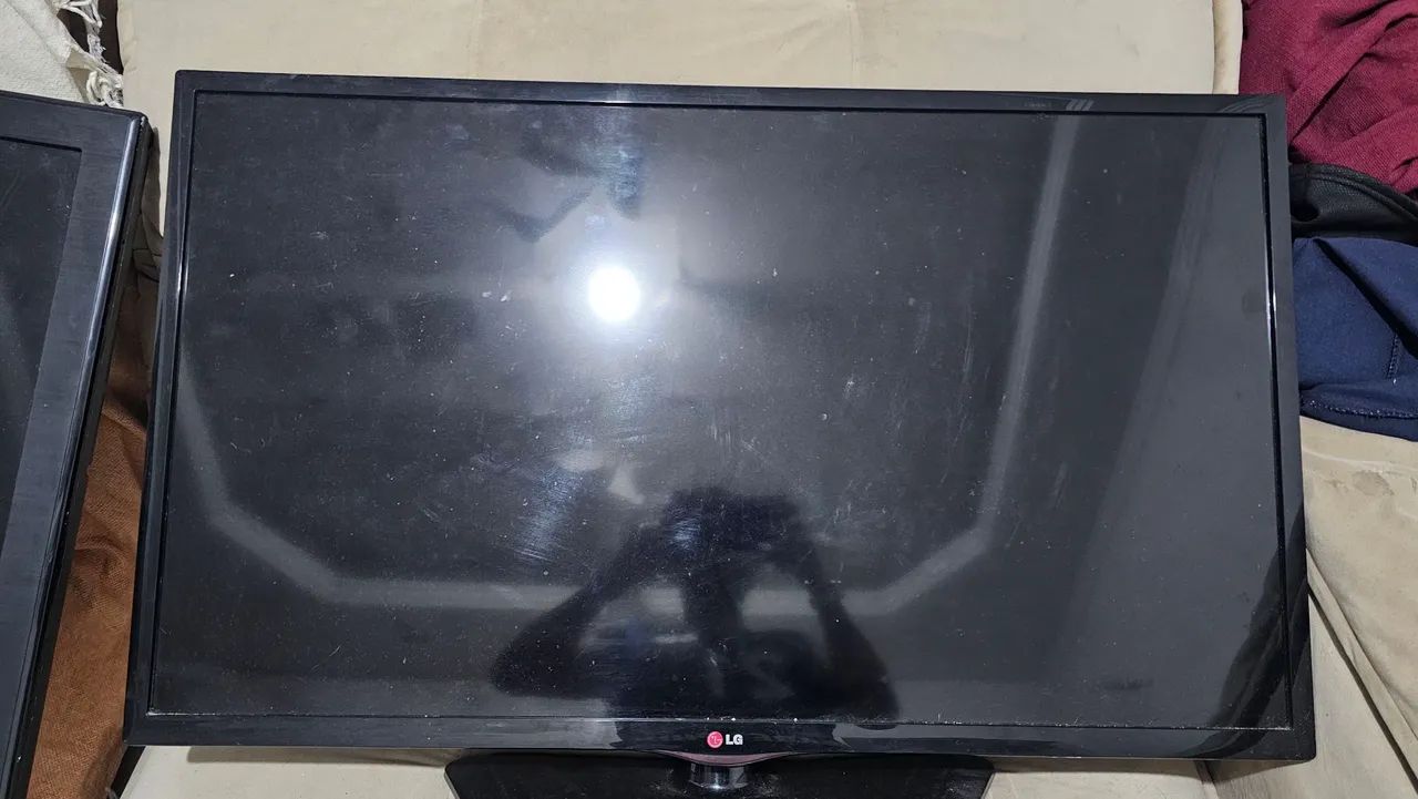 DUAS TV LG 42 e 39 polegadas.