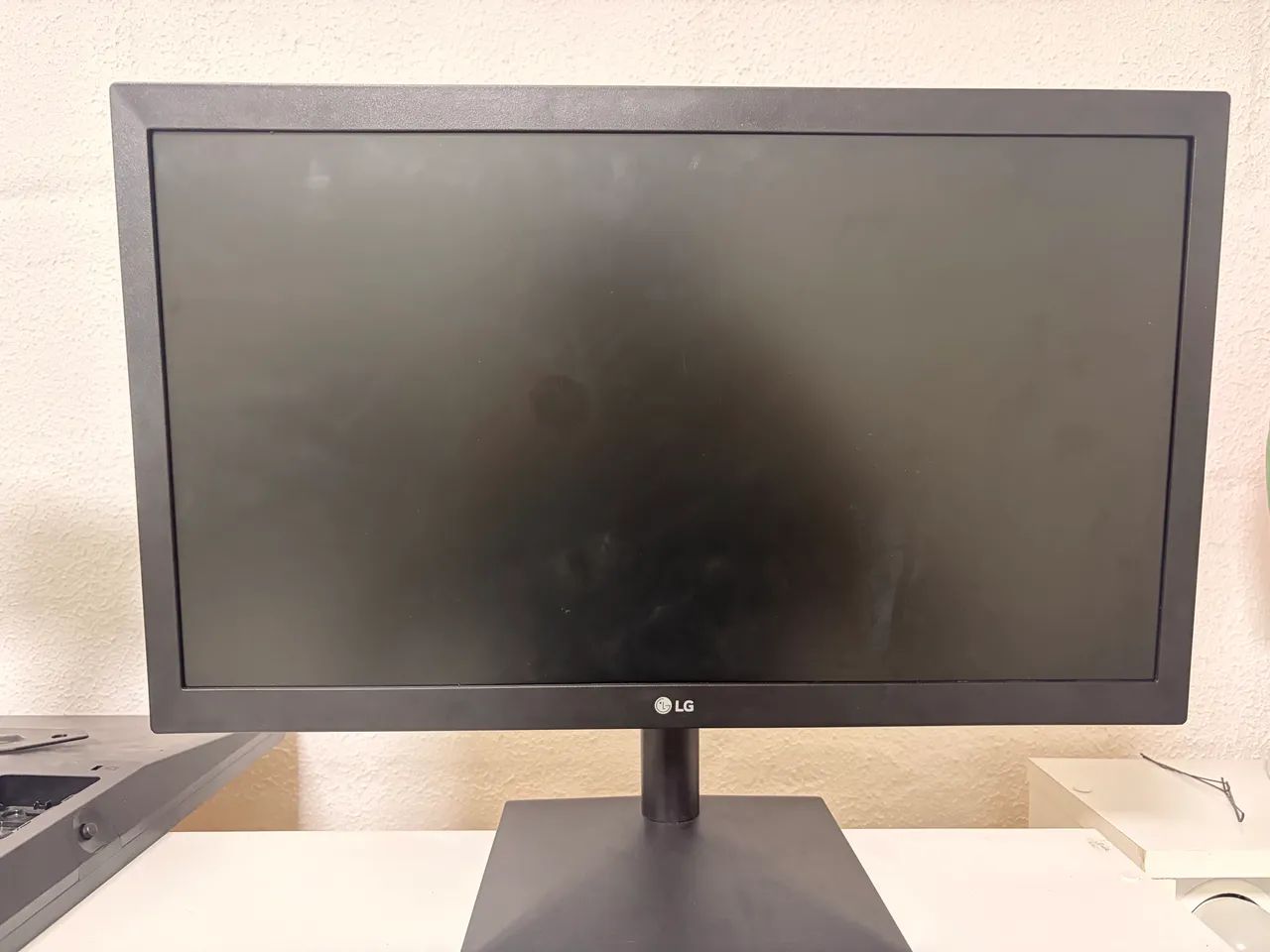 Monitor LG 20 pol.