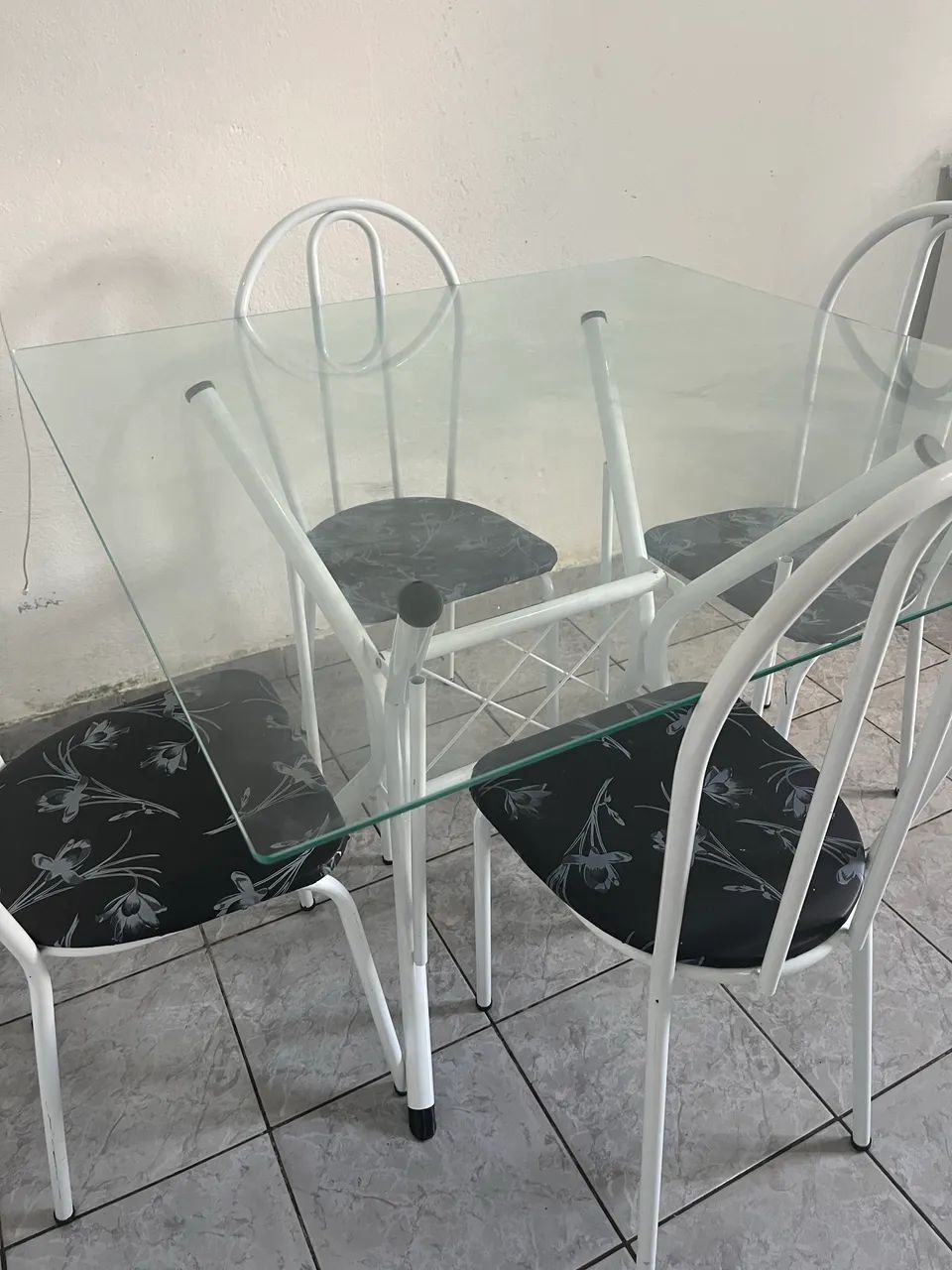 Mesa com 4 cadeiras65171913092482121