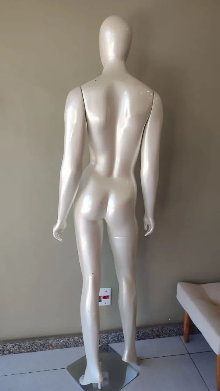 Vendo manequins femininos - Foto 2