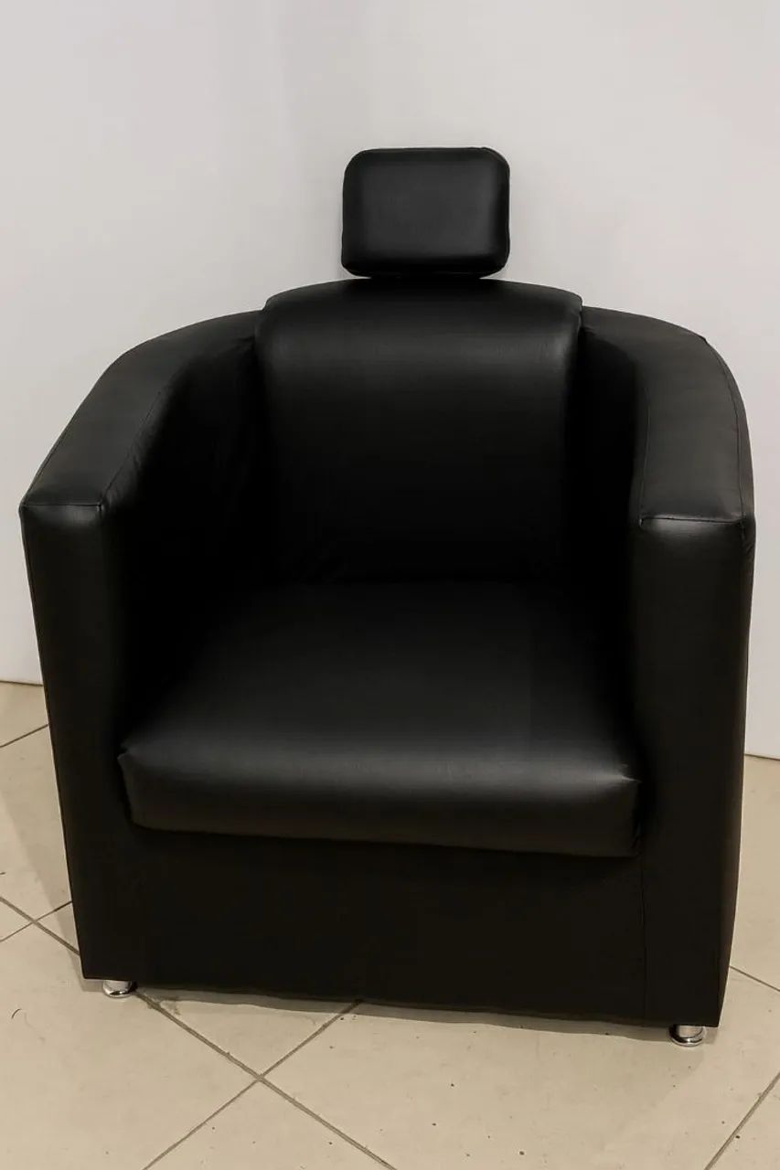 Poltrona para fazer cílios e sobrancelhas 