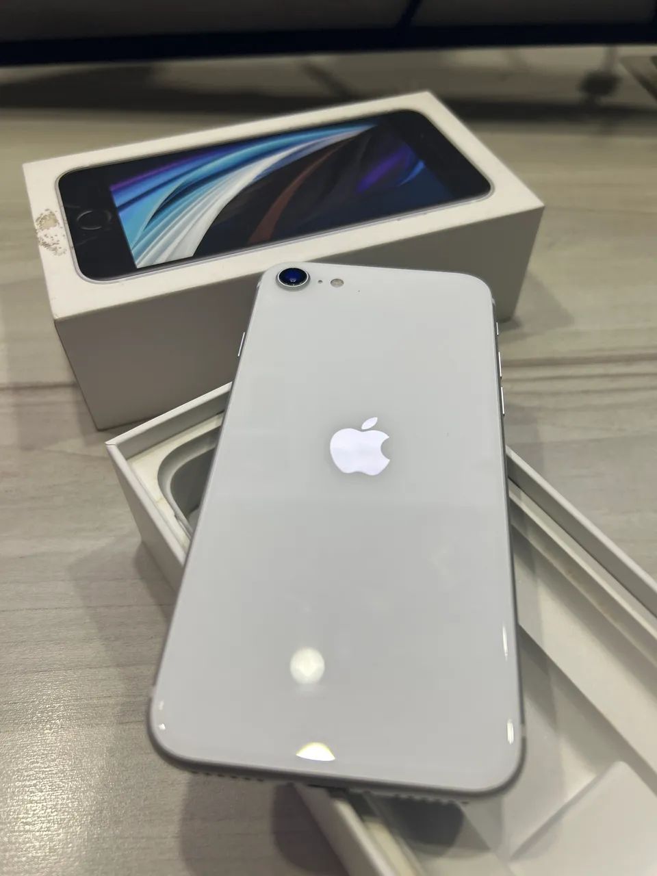 iPhone SE 2 (128GB) Branco - Celulares e Smartphones - Walderez