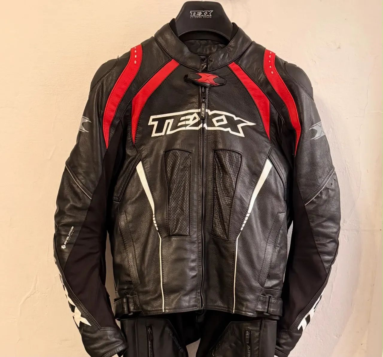 Jaqueta de Couro Texx Sniper V2 - Roupas Esportivas - Vila Santana