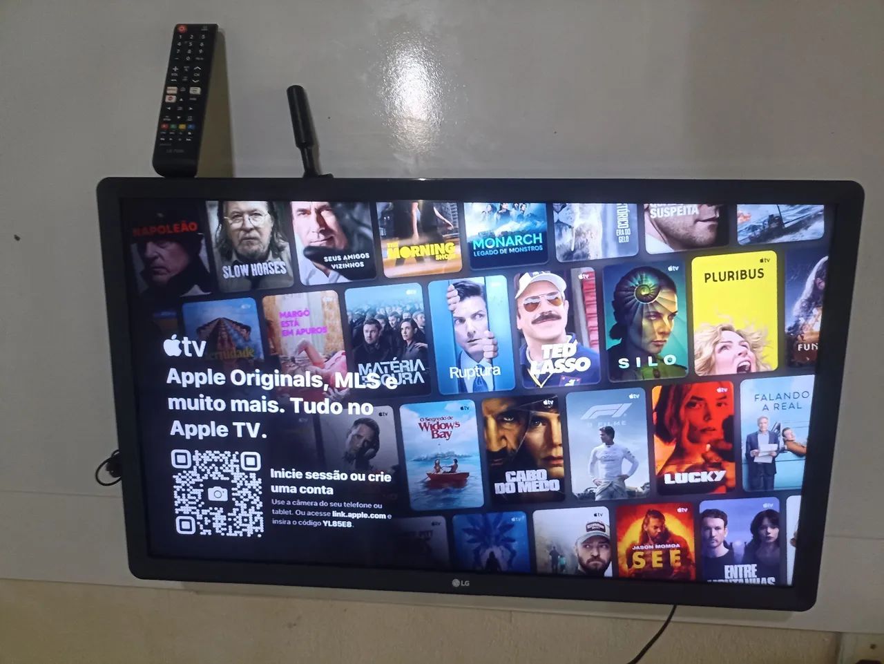 Smart tv 32 polegadas impecável valor 599 parcelamos até 12X entrego e instalo faço troca  - Foto 2