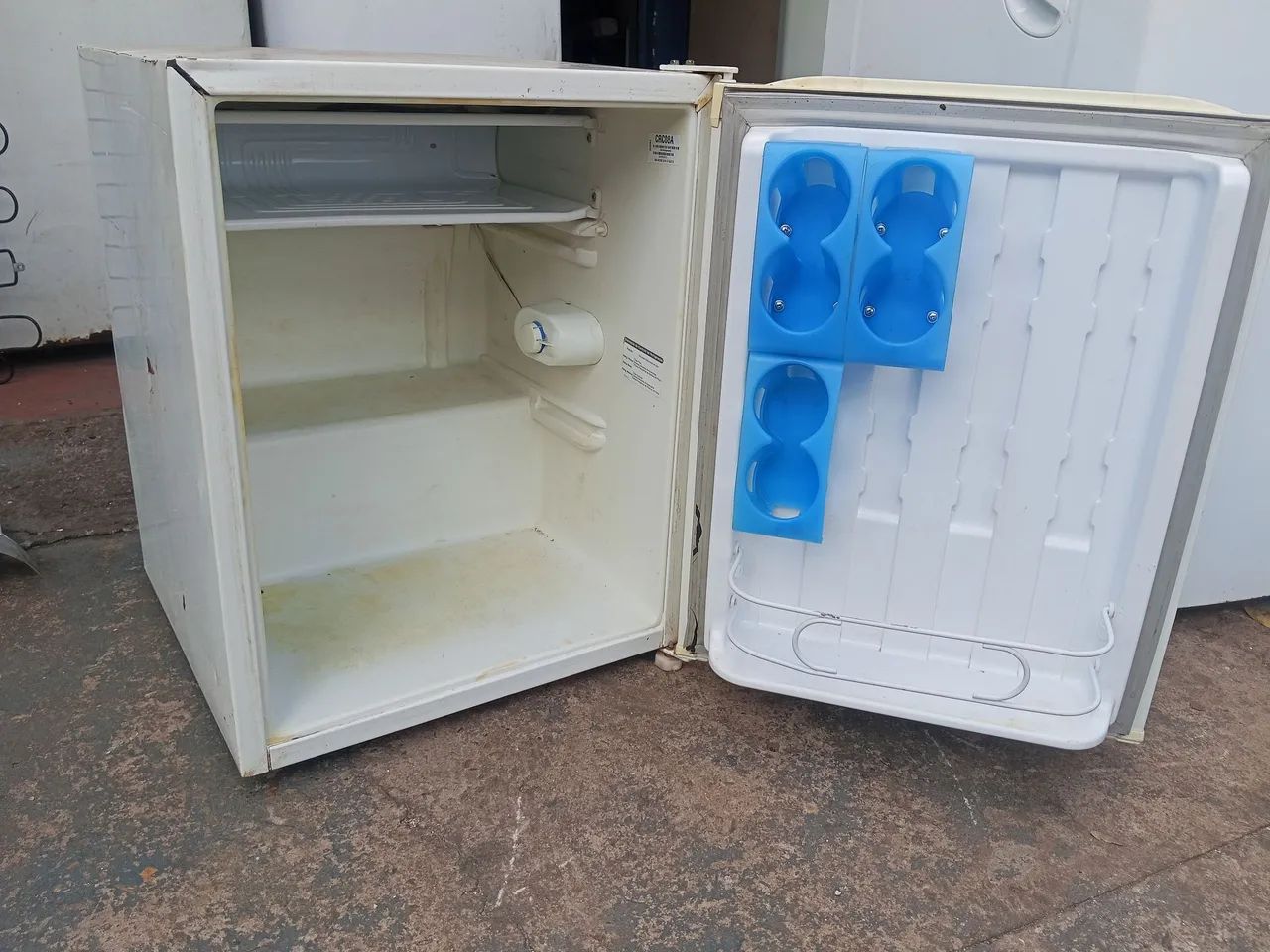 Frigobar Consul 76 litros
