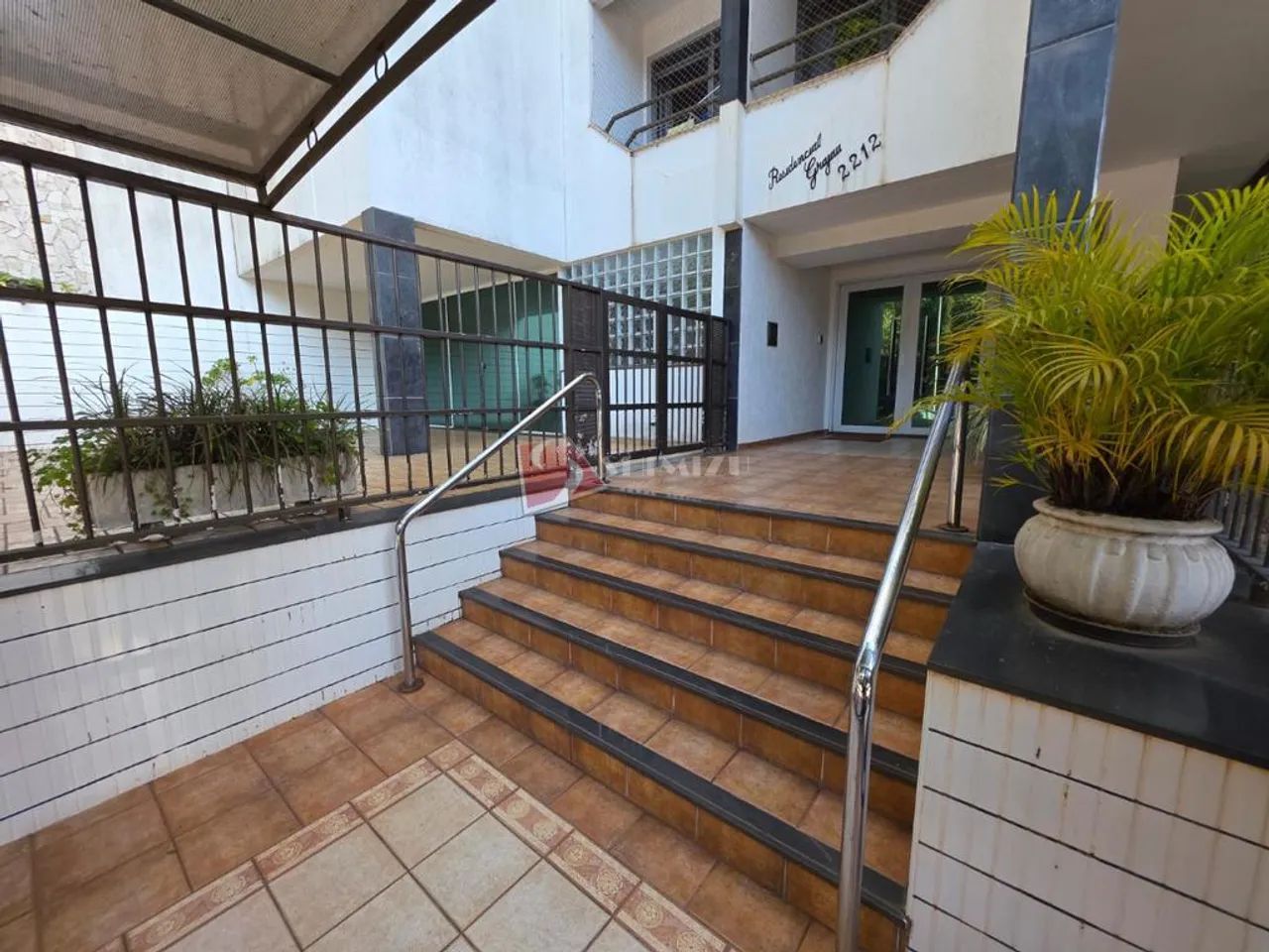 Apartamento de 107m² para Alugar na Zona 02 em Maringá | 3 Quartos em Frente ao Parque do  - Foto 2