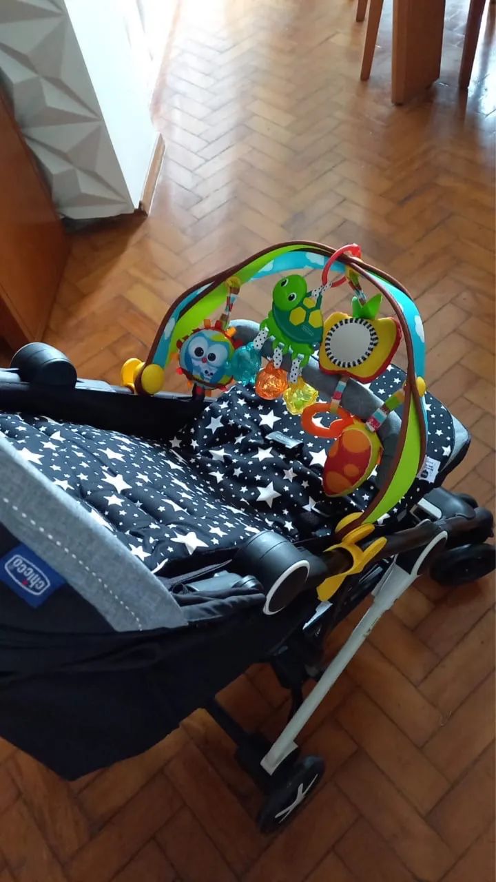 Vende se carrinho de bebê para passeio  - Foto 2