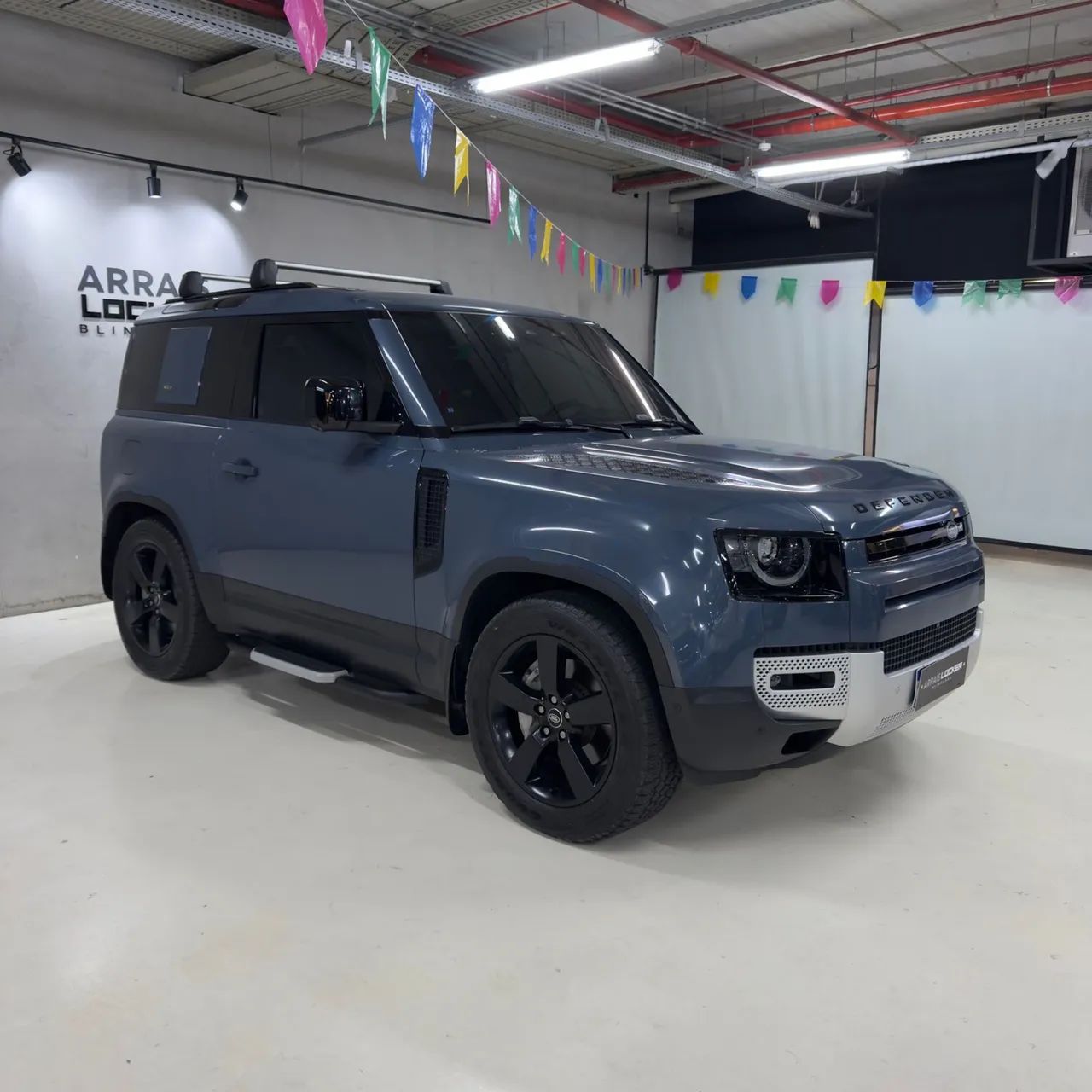 Land Rover Defender 2023
