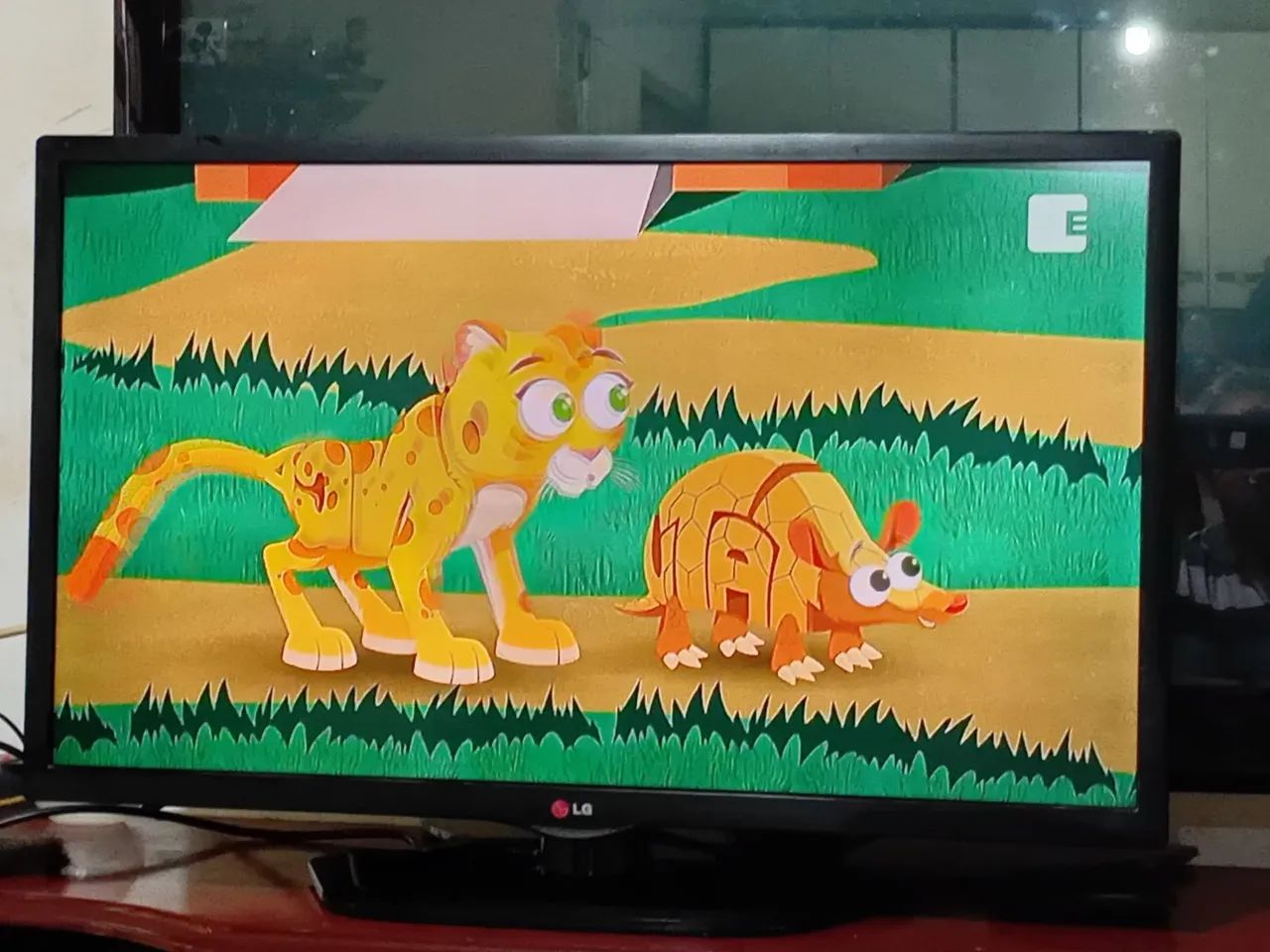 TV LG de 32 Polegadas não é Smart. - Foto 2