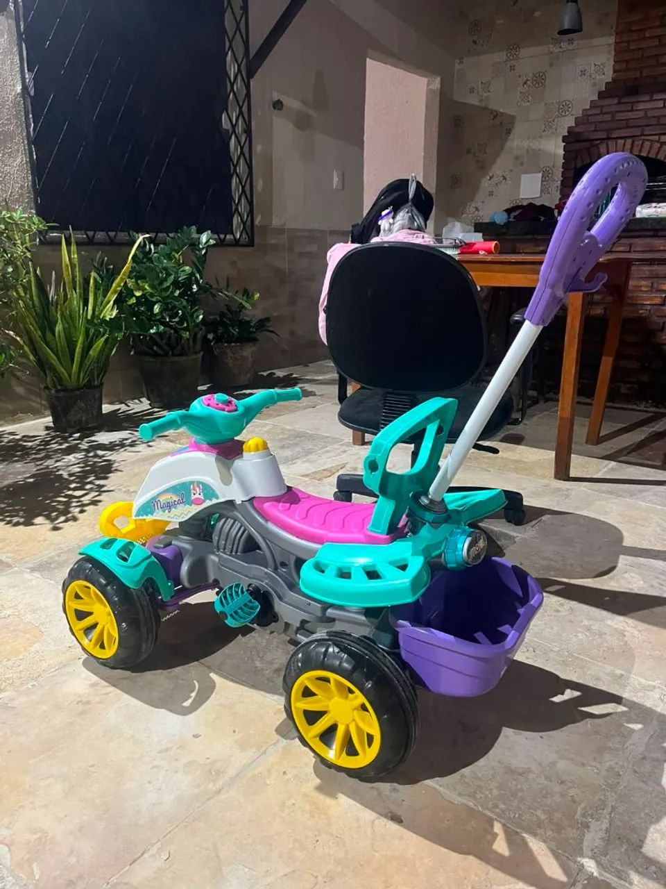 Quadriciclo menina 