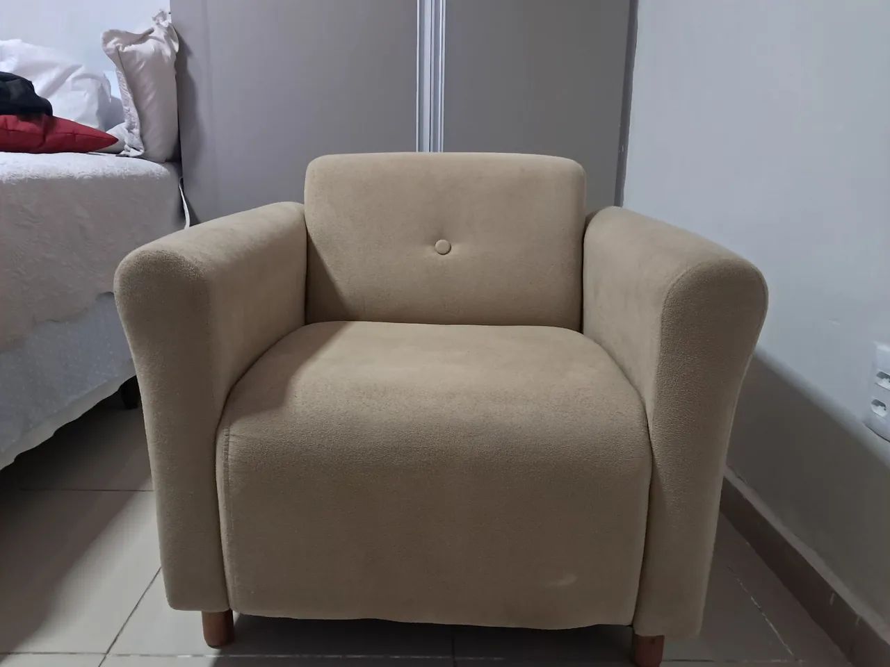 Cadeira Tok Stok super confortável 