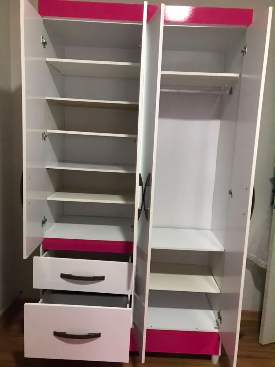 Guarda Roupa 4 portas 2 gavetas