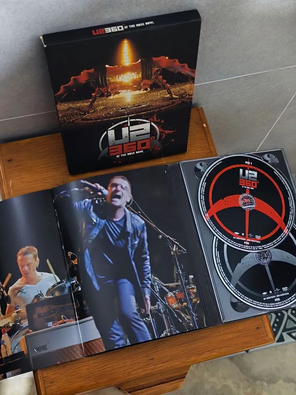 Box 2 DVDs U2 360°  At The Rose Bowl - Foto 2
