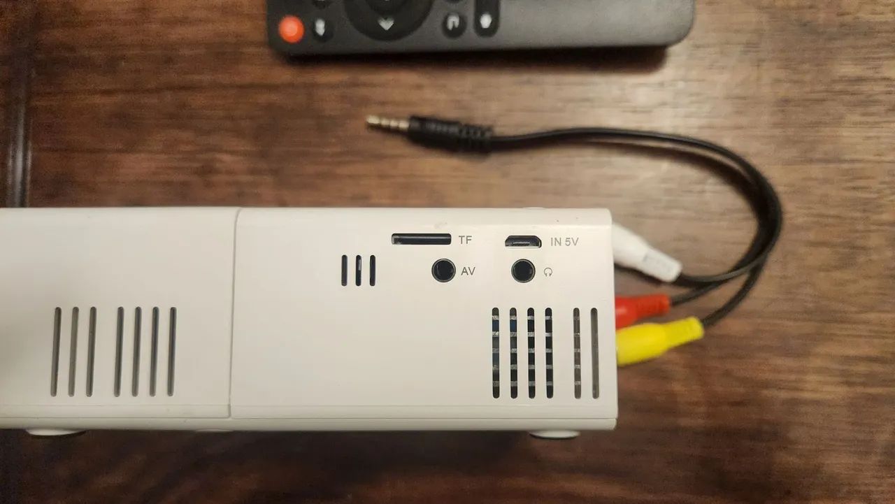 Mini projetor LED até 60 polegadas. - Foto 3