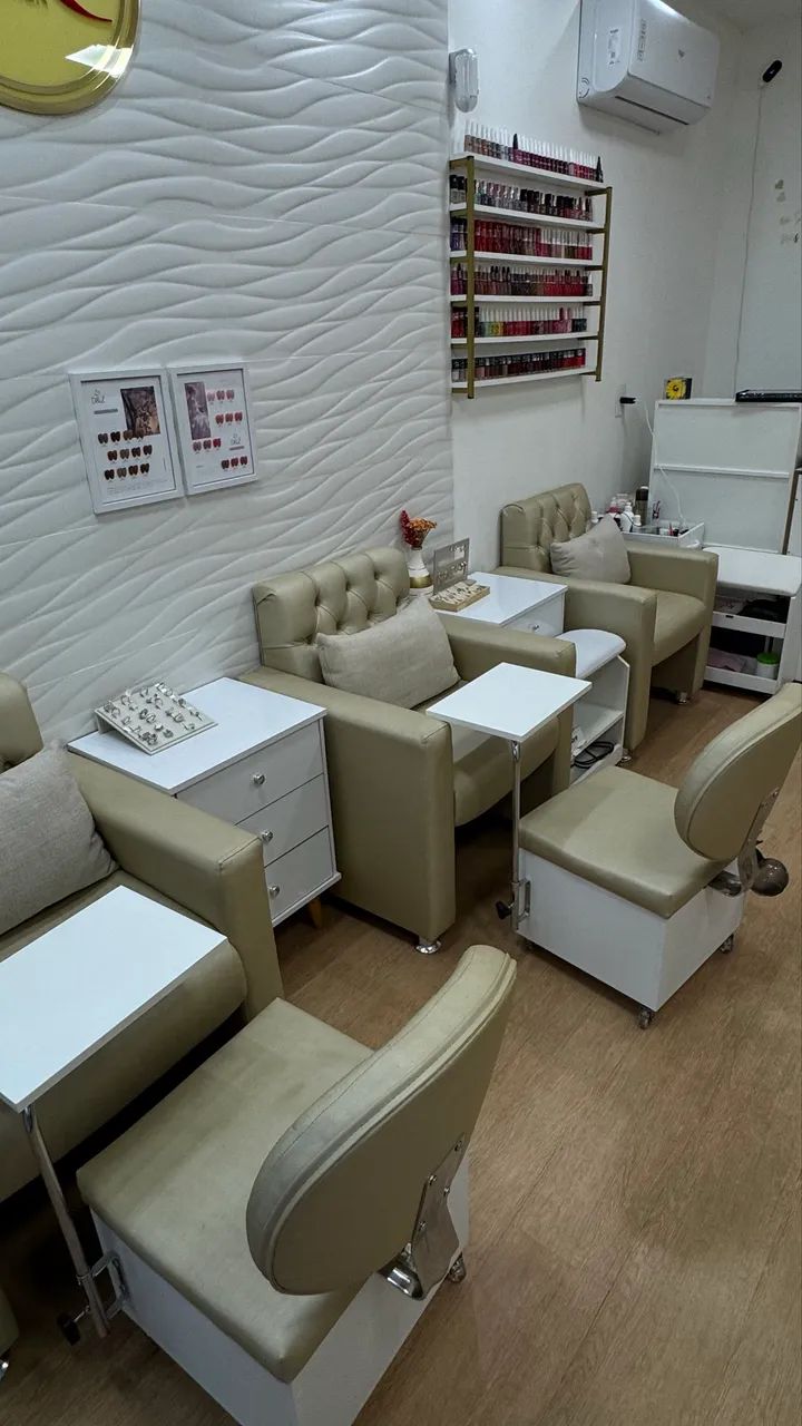 Contrate-se Manicure 