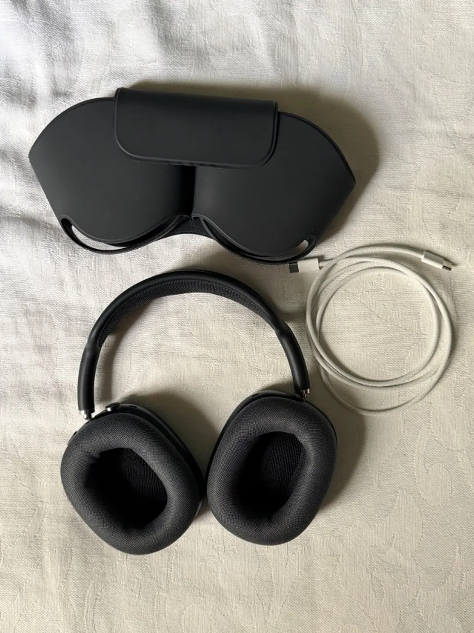 AirPods Max Midnight USB-C - A3184 Apenas 2 meses de uso - Fones