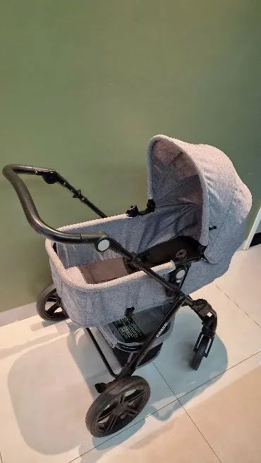 Carrinho de Bebê Moisés com Bebê Conforto e Base Veicular