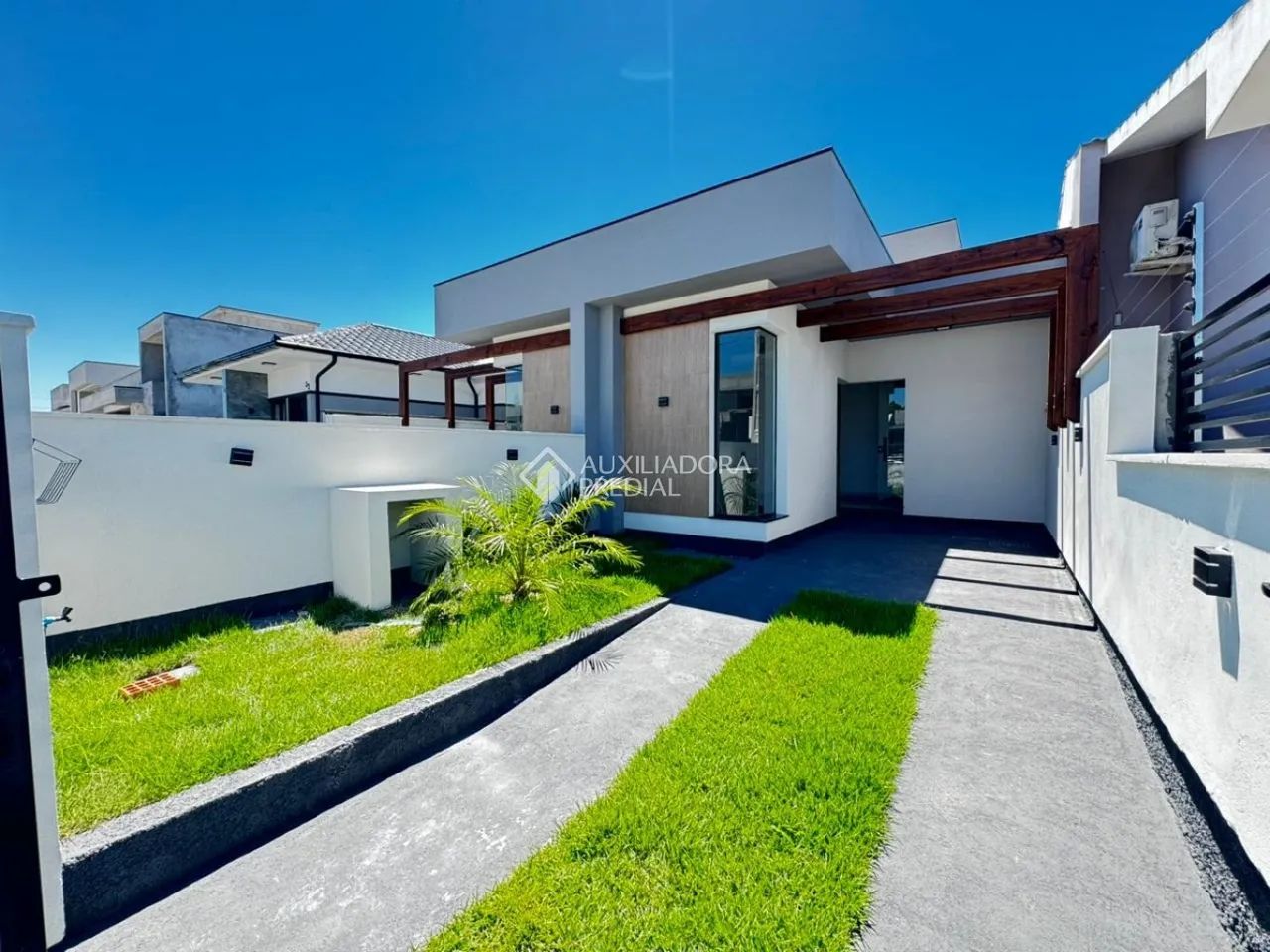 CASA GEMINADA COM 2 DORMITÓRIOS DE 50M2, EM FORQUILHAS, LOT NOVO HORIZONTE