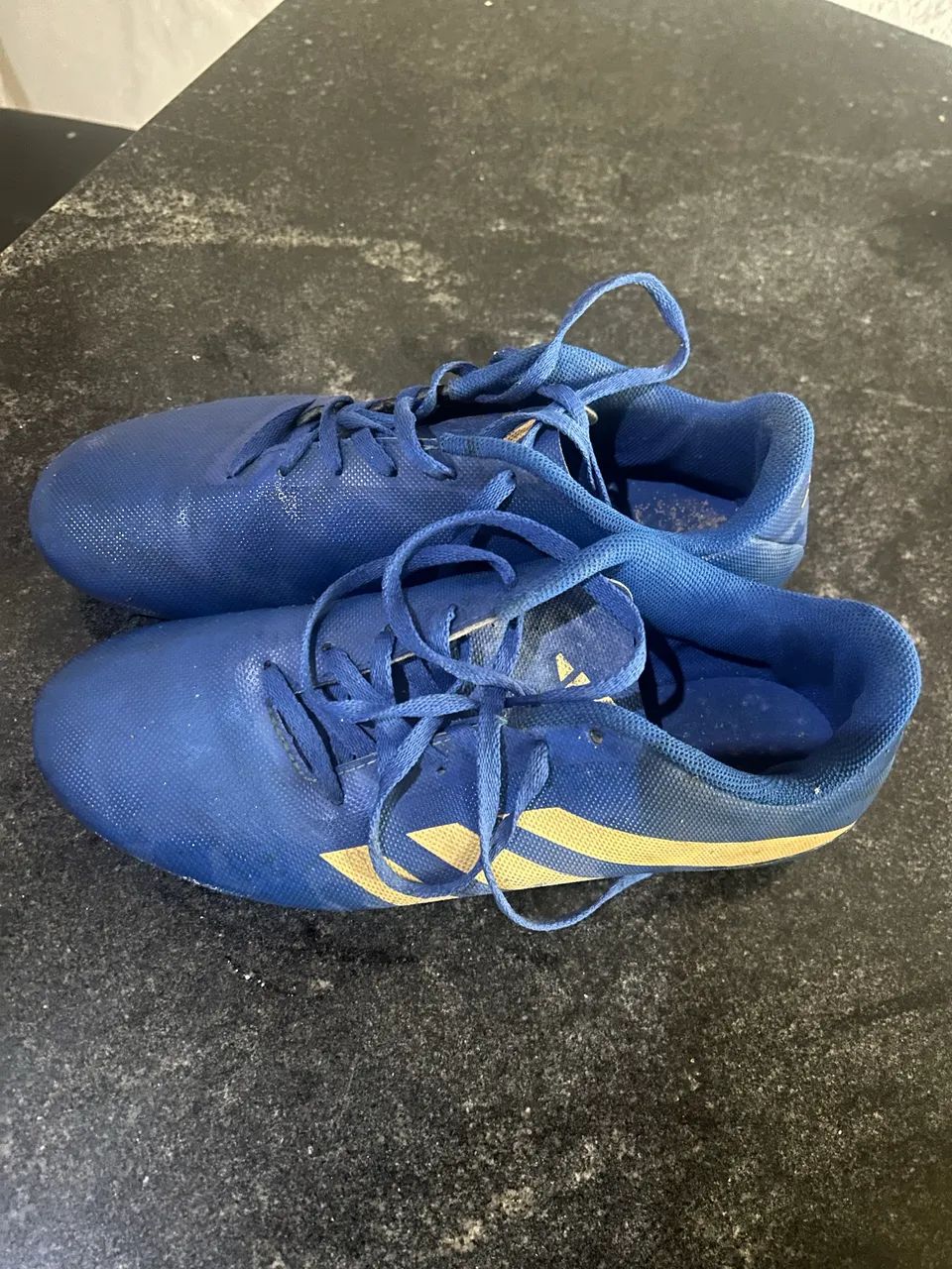 Chuteira de campo Adidas 38 - Calçados Esportivos - Vila Velha