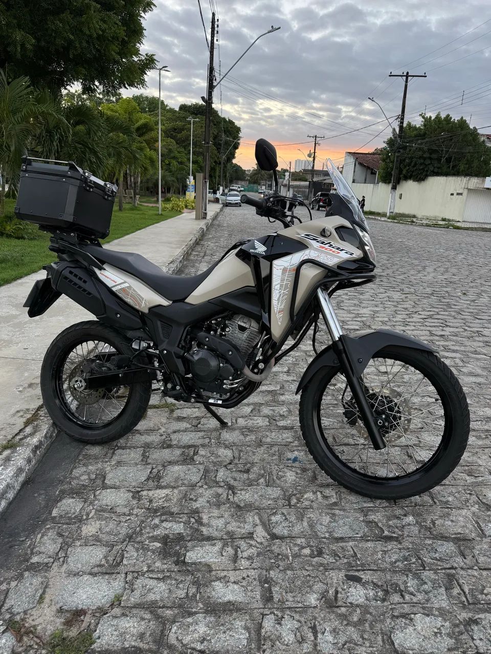 Honda Sahara 300 ADV