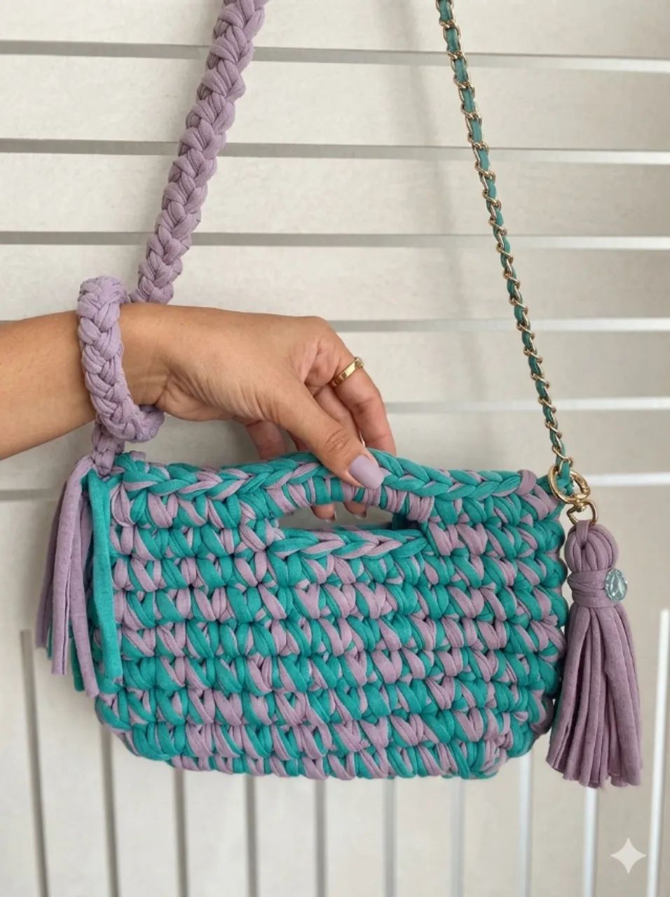 Bolsas em crochê em liquidação, últimas peças 