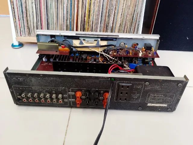 Amplificador Technics SU V 44 Japan - Foto 3