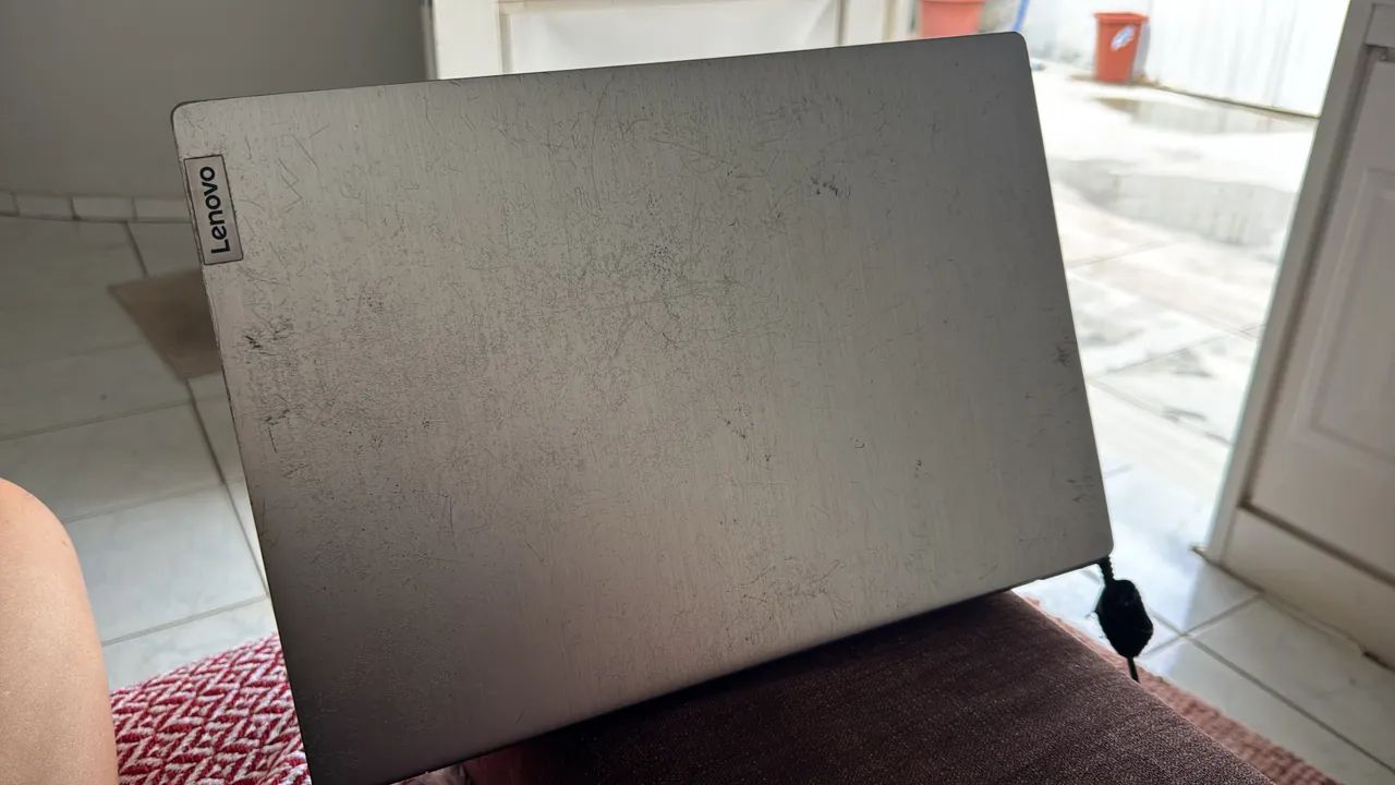 Notebook Lenovo Ideapad i3 Usando - Foto 3