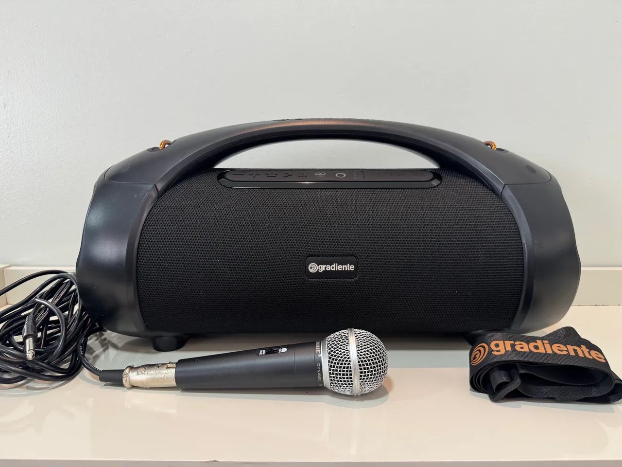 Gradiente Boombox com microfone 