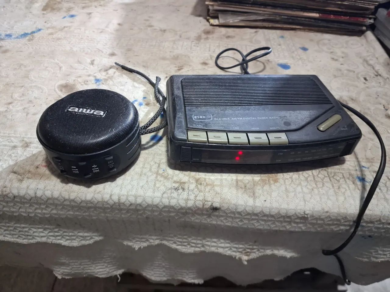 radio relogio e 1 Bluetooth..serve para consertar ou retirada de peças  - Foto 3