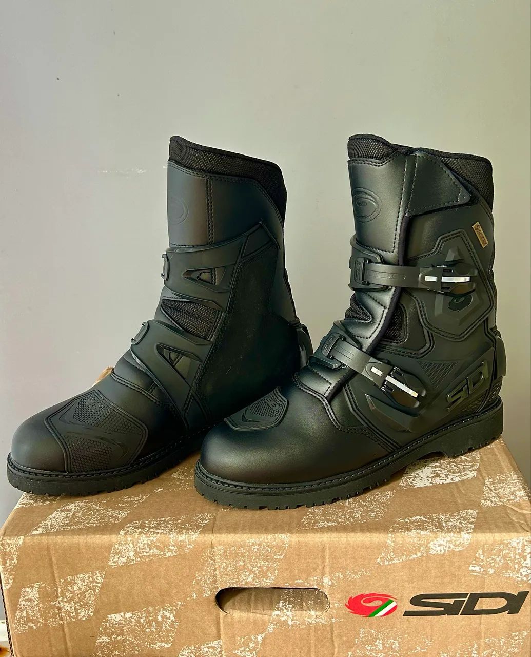 BOTA SIDI ADV  42 BR  NA CAIXA 