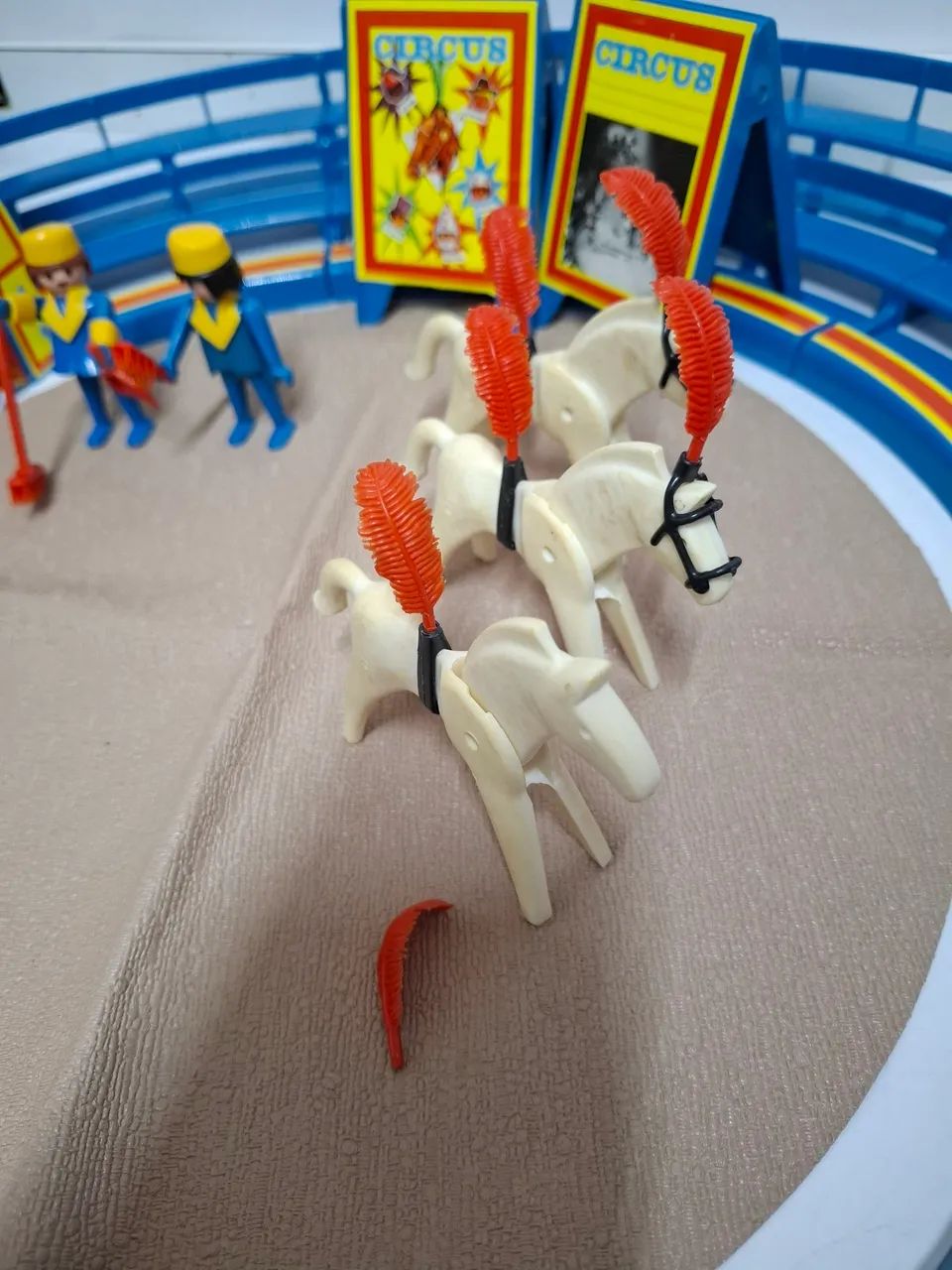 Brinquedo Playmobil Circus Com Caixa e Acessórios Bonecos - Foto 5