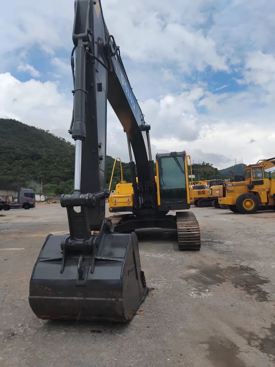 Escavadeira Volvo EC210B - Foto 5