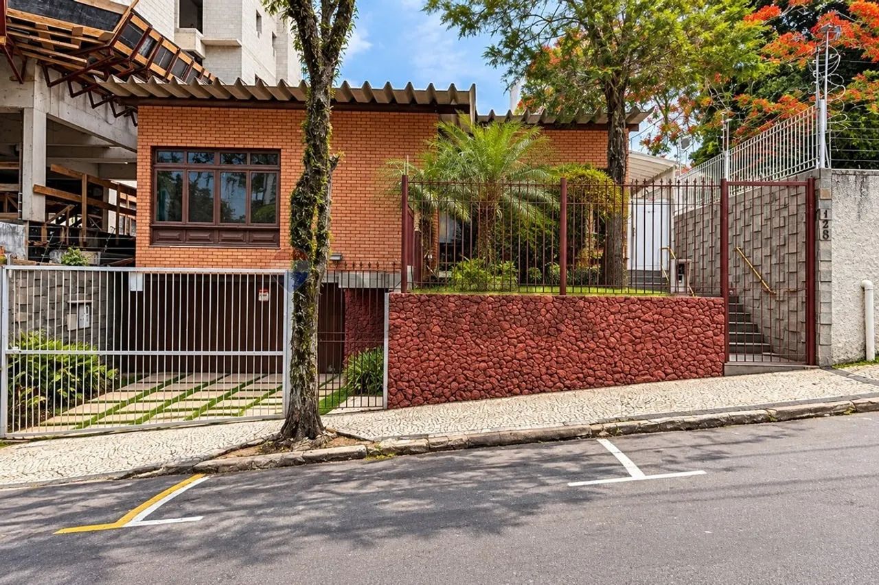 Casa comercial mobiliada para locação no Centro