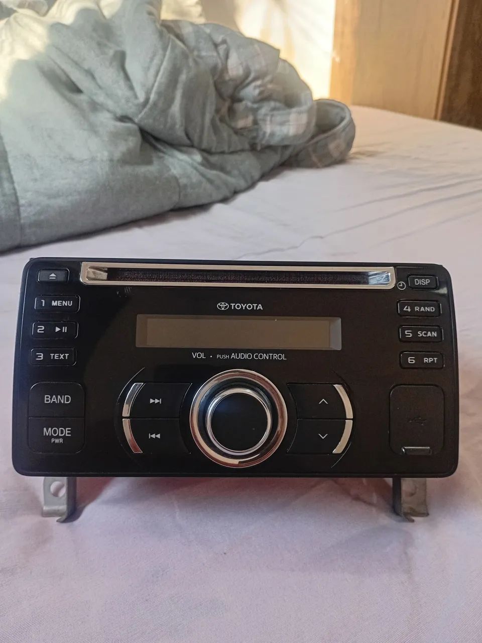 Radio original Etios 2014, com player e USB, funciona perfeitamente 